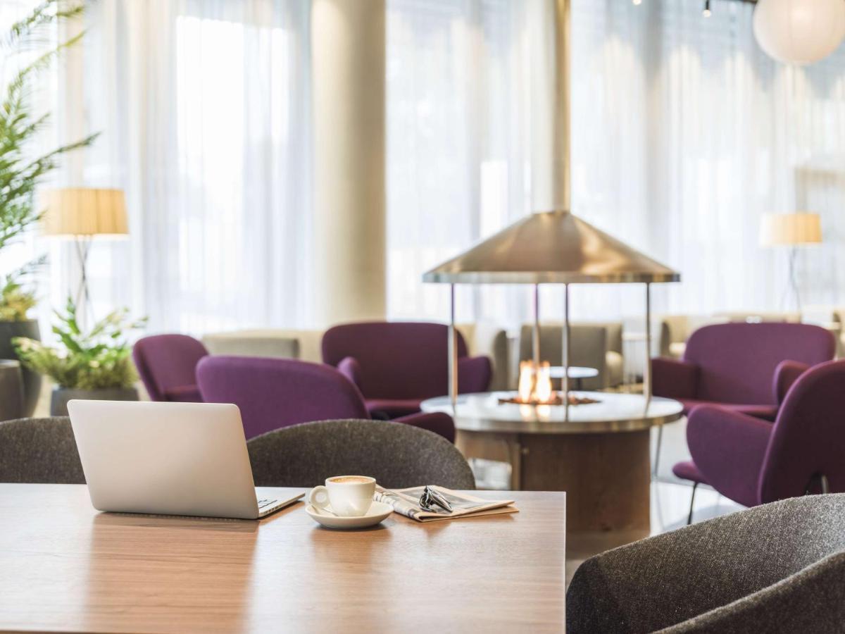 Radisson Blu Plaza Hotel, Oslo Ngoại thất bức ảnh "The hotel is a place for work"
